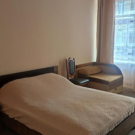 Apartment On Sheptytskyh 27 リヴィウ エクステリア 写真