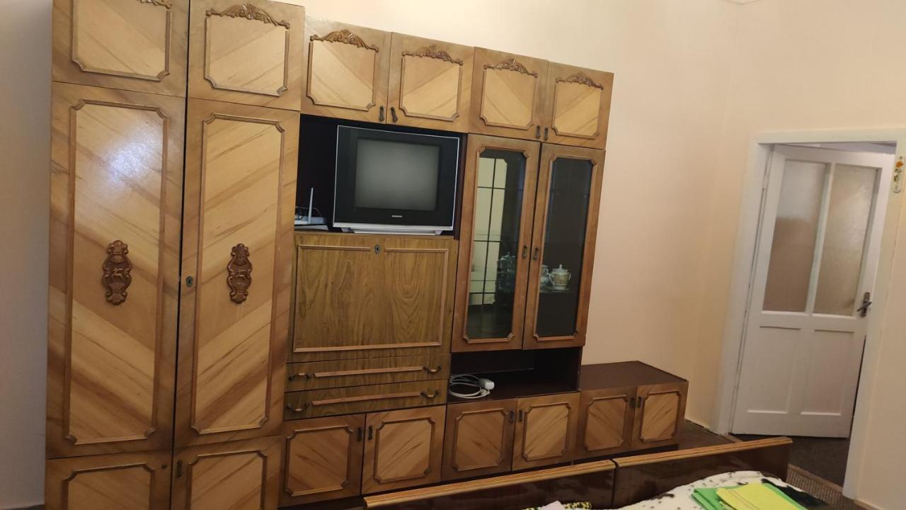 Apartment On Sheptytskyh 27 リヴィウ エクステリア 写真